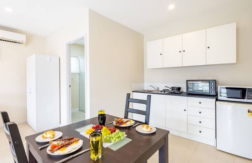 Nelson Bay Apartamento | 14A Grafton St - Pet friendly studio with air con and wi-fi