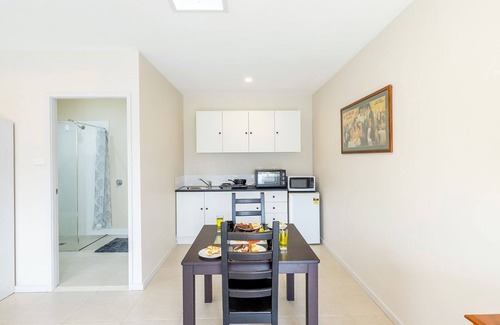 Nelson Bay Apartamento | 14A Grafton St - Pet friendly studio with air con and wi-fi