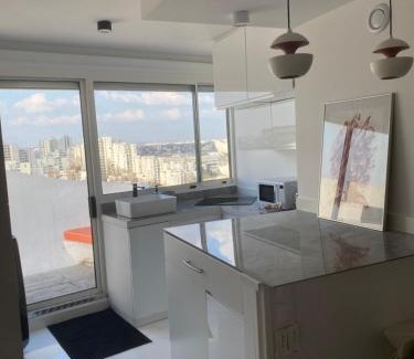 Quartier du Palais Apartamento | 14eme et der étage "Arty" avec 2 chambres et vue panoramique !