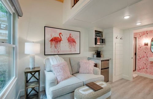 Groveoak Casa | #14Pink Flamingo Tiny Cottage by Lake Guntersville
