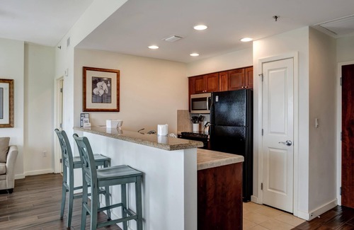 Four Mile Village Condominio | 14th Floor Spectacular Views: 2 Bedroom, 2 King Beds, Sleeper Sofa, and Full Kitchen at Sandestin Golf and Beach Resort!