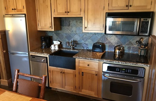 Lake Placid Condominio | 15-45% Off- Whiteface Lodge- Pools, Hot tubs, Spa, Game Room & Theatre!
