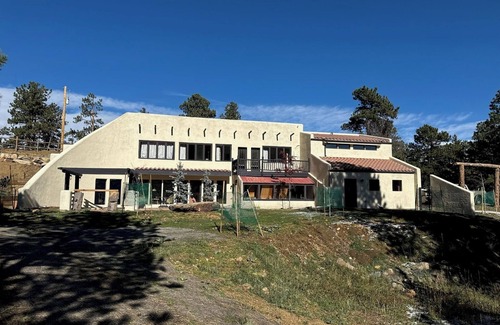 North Central Evergreen Casa | 15 Acre Private 5 bedroom Retreat