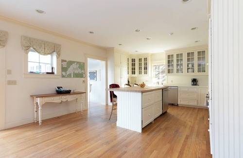 Edgartown Casa | 15 bedroom home walking distance to Edgartown