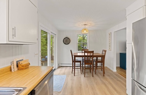 Sandwich Casa | 15 Courtland Drive - Charming modern home, pet-friendly, short drive to beach