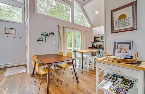 Tobyhanna Cabaña | 15 Mi to Ski Resort: Home w/ Fire Pit in Tobyhanna