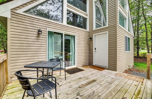 Tobyhanna Cabaña | 15 Mi to Ski Resort: Home w/ Fire Pit in Tobyhanna