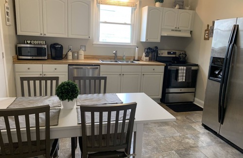 North Belmont Casa | ¡A 15 minutos del aeropuerto CLT! Espacioso y renovado!