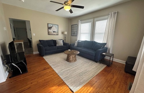 North Belmont Casa | ¡A 15 minutos del aeropuerto CLT! Espacioso y renovado!