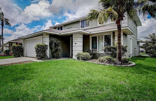 Sunset Lakes Casa | 15 Min from the Gates of Disney, Sleeps 10, Pool+View