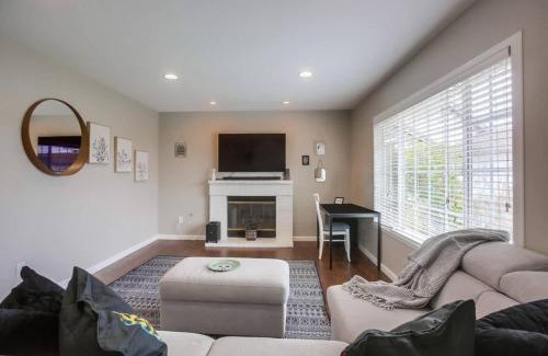 Mira Mesa Casa | 15 Min from Torrey Pines State Beach and Golf