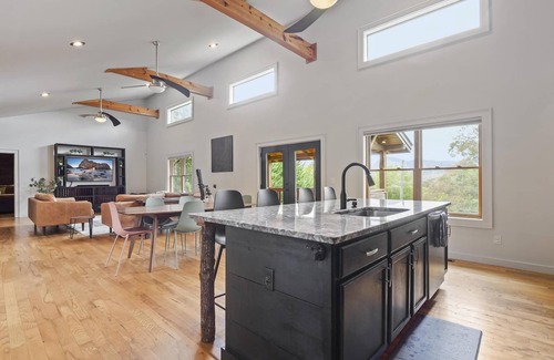 Canton Casa | 15 min to Asheville, Mountain Views, Fire Pit, Modern 4BR/3.5BTH, Pets welcome
