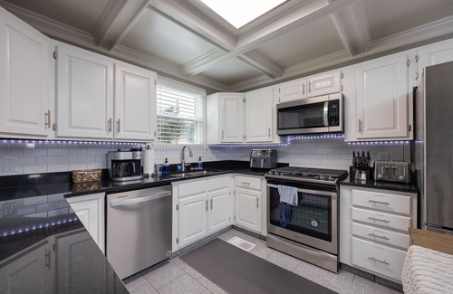 Nashville Casa | 15 min to Broadway- KING BED; 3Bdr/1Br - Everyday Getaway
