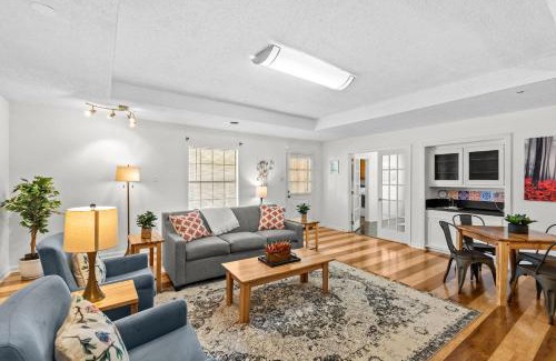 South Baton Rouge Casa | 15 Min to LSU & Downtown Oak Hills Place Hideaway