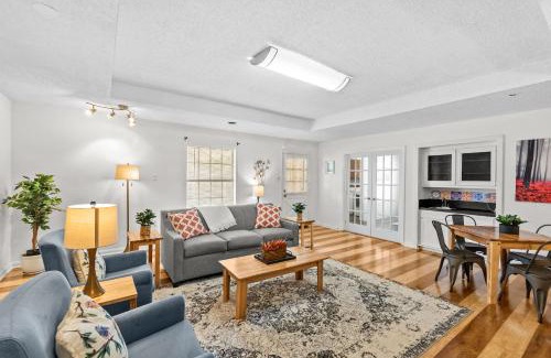 South Baton Rouge Casa | 15 Min to LSU & Downtown Oak Hills Place Hideaway