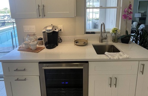 Osprey Casa | 15 mins from Beautiful Siesta Key Beach, Waterfront Home w/Private Pool
