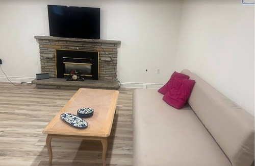 Willowdale Casa | 15 mins to Finch & Yong! Family-size unit.