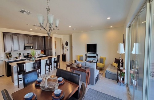 Tolleson Casa | 🌟 15-mins to Super Bowl 🏈 ‼️ Family-sized house w/fire pit..