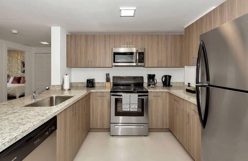 Coral Way Casa | 15- Minute Beach Escape | Roami at Grove 27