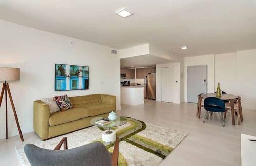 Coral Way Casa | 15- Minute Beach Escape | Roami at Grove 27