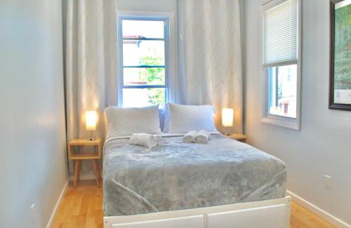 Queens Apartamento | 15 Minutes From Manhattan 2-Bedroom Apartment in LIC Astoria Queens
