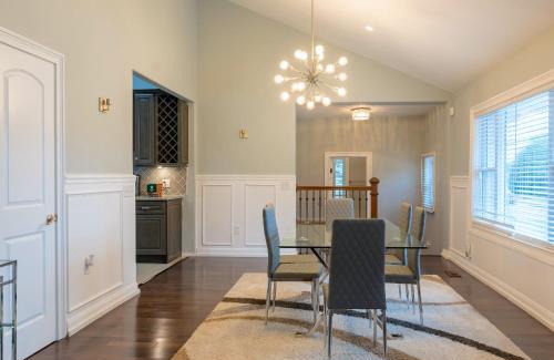 Aston Casa | 15 Minutes from PHL Airport - Cozy & Modern Rancher Style Home