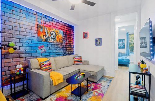 Hoboken Apartamento | 15 Minutes to NYC - A Fun & Colorful Getaway