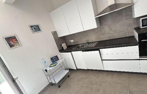 Lavagna Apartamento | 15 minuti Santa Margherita ,bilocale ristrutturato con terrazzo vista mare