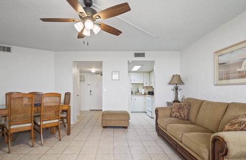 Flagler Beach Condominio | Nautilus Sunset Escape | Flagler Beach | Intracoastal Water Views | Beach | Pool | Tennis