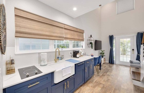 Downtown Dunedin Casa | Charming 1 bedroom Tiny Home with Pool -"Shelly"