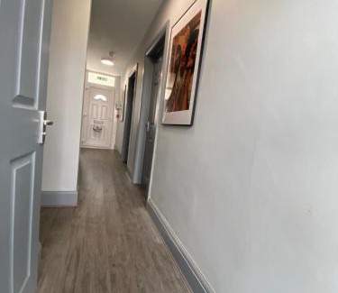 Skegby Casa | 15 on Hill Crescent, 6 en-suite bedrooms, Sleeps 12