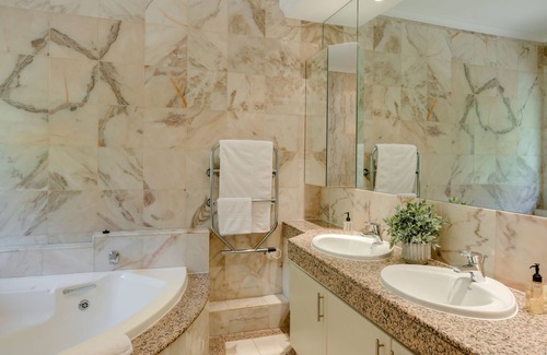 Camps Bay Villa | 15 Woodford