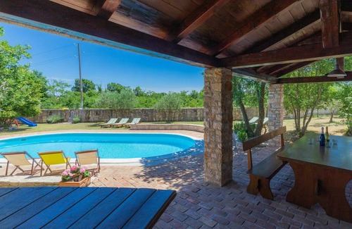 Rakalj Villa | 150 m² Villa ∙ 4 habitaciones ∙ 8 huéspedes