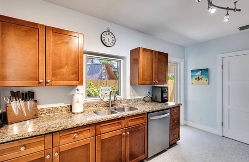 Lauderdale Beach Casa | Playa / piscina Inicio en Fort Lauderdale. 150 pasos al mar. Duerme 10