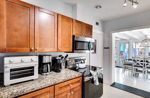Lauderdale Beach Casa | Playa / piscina Inicio en Fort Lauderdale. 150 pasos al mar. Duerme 10