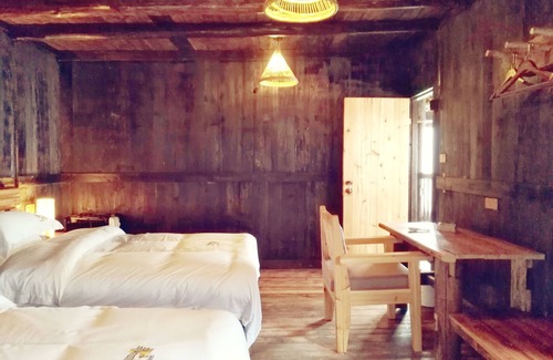 Sanjiang Dong Autonomous County Otro | 150 años de edad Auténtica familia amigable étnica Dong Village Wood House