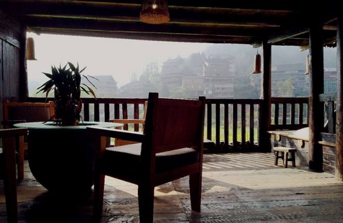 Sanjiang Dong Autonomous County Otro | 150 años de edad Auténtica familia amigable étnica Dong Village Wood House