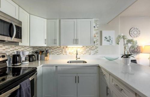 Waikiki Apartamento | 1519 Ilikai Collection 9 Beachfront Resort recently upgraded
