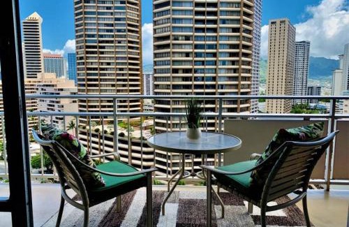 Waikiki Apartamento | 1519 Ilikai Collection 9 Beachfront Resort recently upgraded