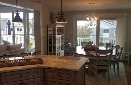 Avalon Casa | 159 26th Street - Spacious home in the heart of Avalon, two blocks to beach.