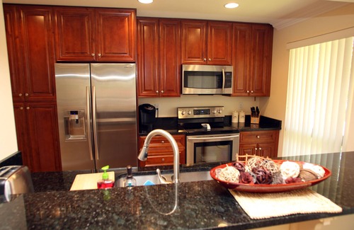 Hunt Club Villa | 159 villa Kerrie st.