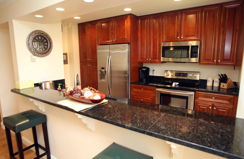 Hunt Club Villa | 159 villa Kerrie st.