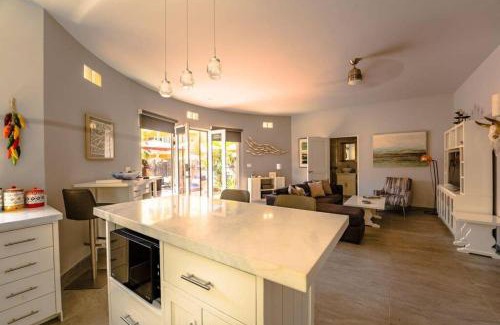Cerritos Apartamento | 15A Beautiful Brand New 2BR 2BA Condominium Pool