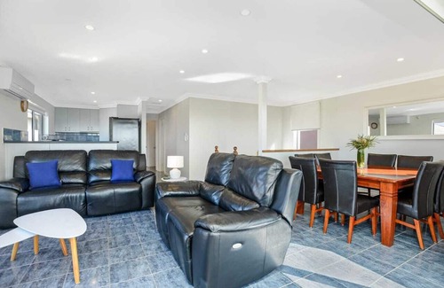 Hayborough Casa | 15A Elliot - Wi-Fi - Close to Beach