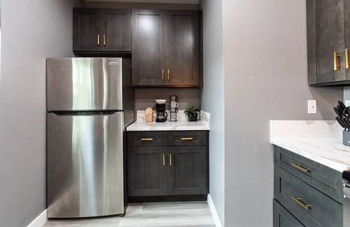 University Heights Apartamento | 15min->Beach*Walk to Cafes*Full Kitchen- W/D