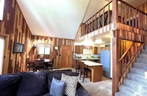 Cold Springs Cabina | <15min to Dodge Ridge. Cozy cabin with game room, fire pit and wifi!