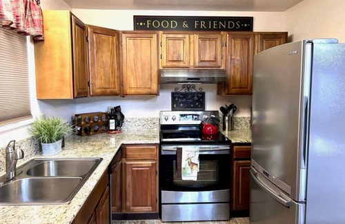 Cold Springs Cabina | <15min to Dodge Ridge. Cozy cabin with game room, fire pit and wifi!