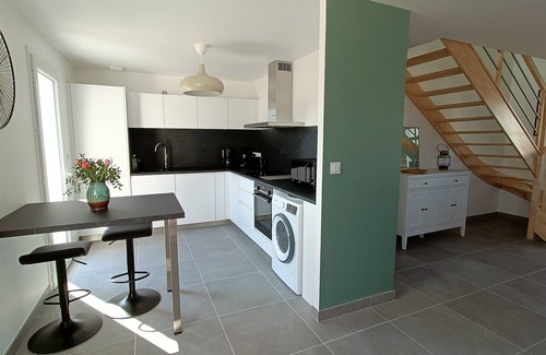 Le Palais Casa | 15min walk Pier, shops and beaches