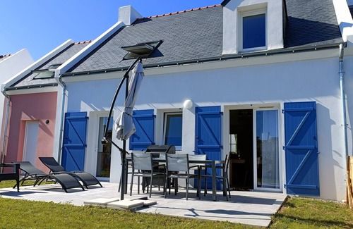 Le Palais Casa | 15min walk Pier, shops and beaches