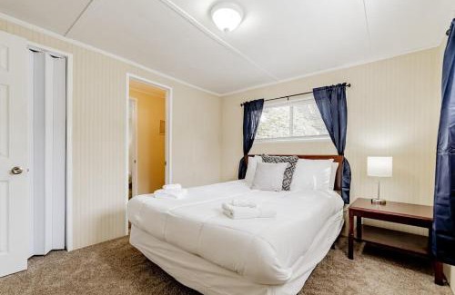West Columbia Casa | 15mins to Downtown- Adorable on Taylor Both Units